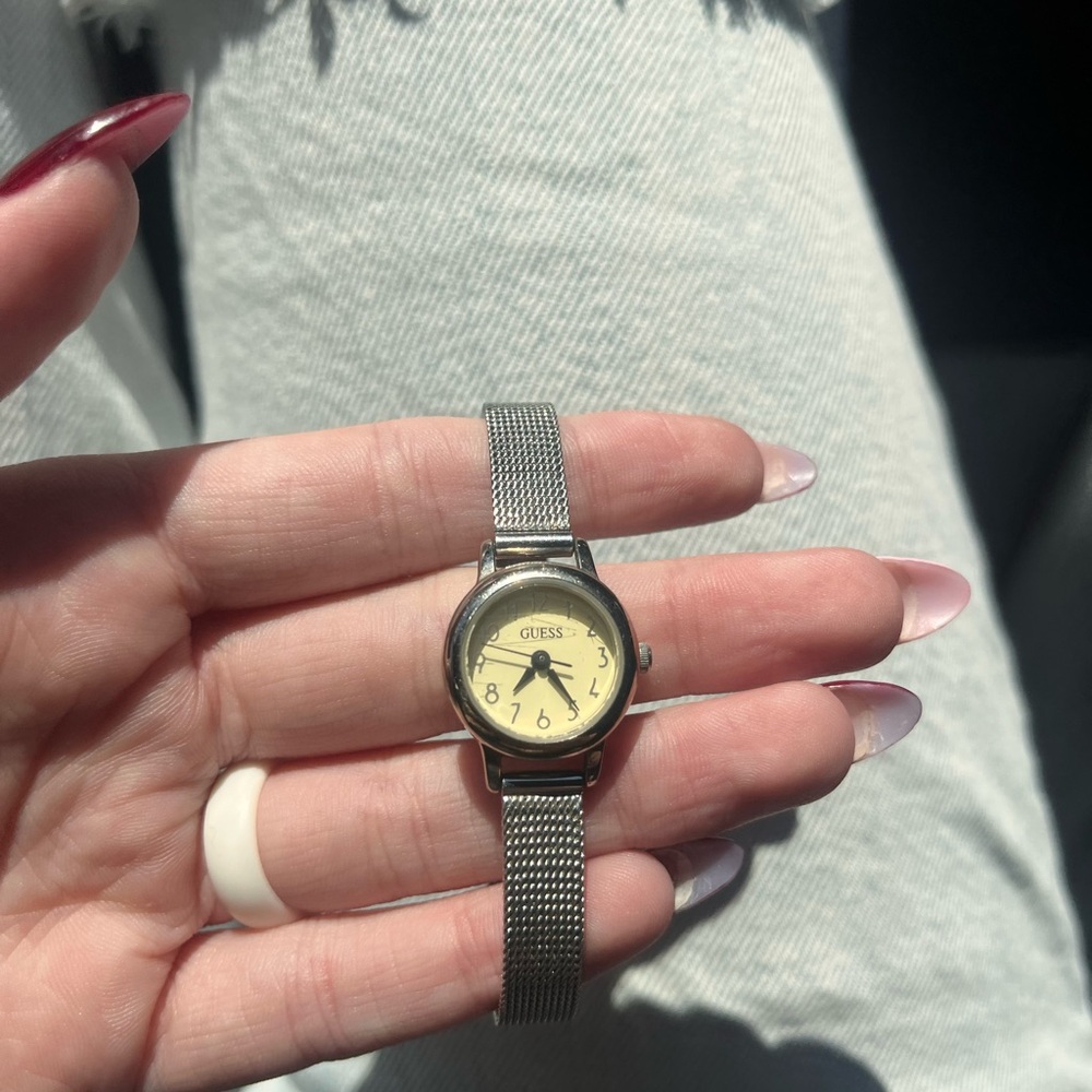 Guess watch - Picture 3 of 3